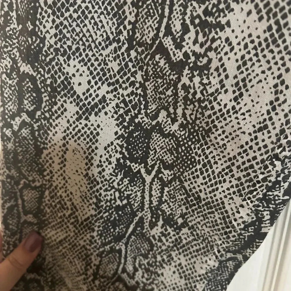 NWT- Nasty Gal Grey Snake Print Denim Straight Leg. US size 4. - Picture 11 of 13